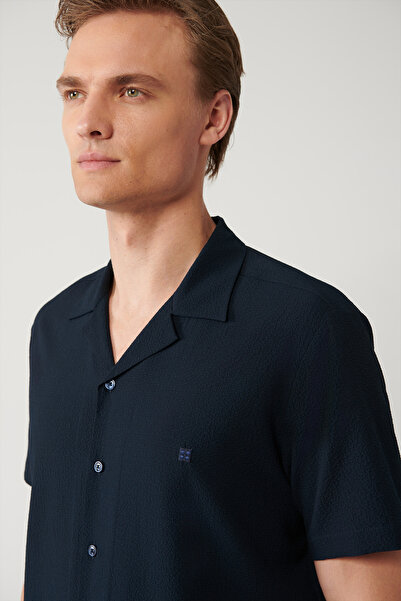 Avva Мъжка тъмносиня риза с яка Apaj, лесна за гладене, с къс ръкав и редовна кройка A41Y2169