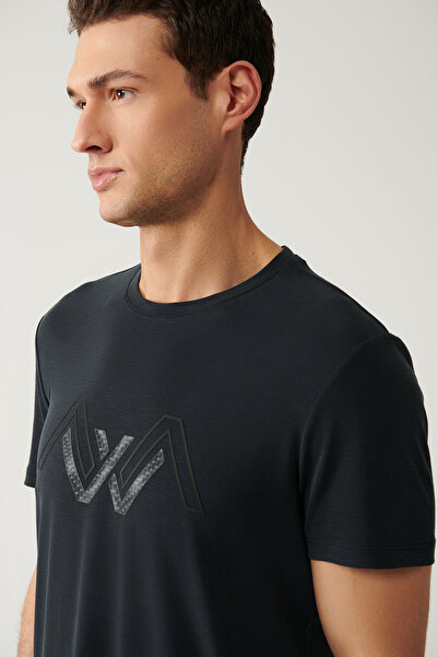 Avva Ανδρικό μπλουζάκι με στάμπα με λαιμόκοψη ανθρακί, μαλακό στην αφή, κανονική εφαρμογή A41Y1131