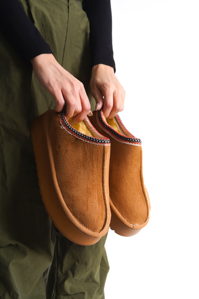 Shu Mhu UG MODEL BİLEK NAKIŞLI TABA SÜET İÇİ KÜRKLÜ KALIN TABAN KADIN BOT-PANDUF