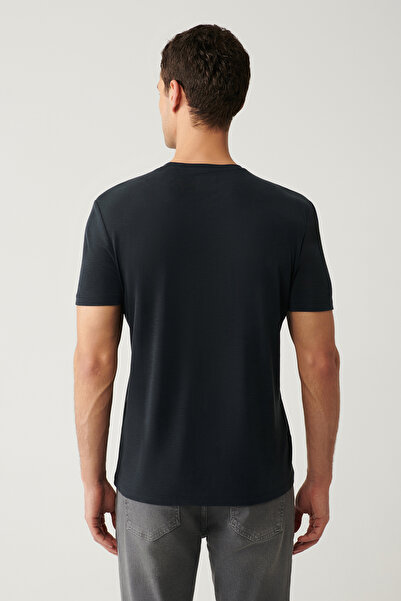 Avva Ανδρικό μπλουζάκι με στάμπα με λαιμόκοψη ανθρακί, μαλακό στην αφή, κανονική εφαρμογή A41Y1131