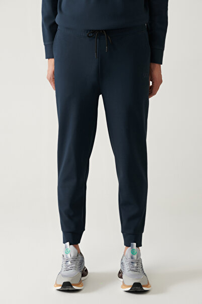 Avva Férfi sötétkék derékig fűzhető, rugalmas, kétirányúan nyúló, normál szabású melegítőnadrág A41Y3408