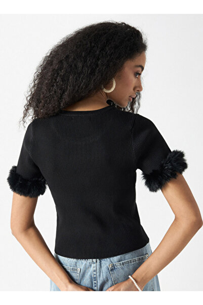 2Xtremz T-shirt With Faux Fur Detail