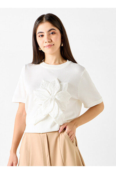 2Xtremz FLOWER APPLIQUE TSHIRT