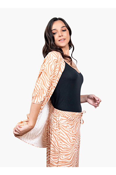 Aadaraya Aadaraya All-Over Print Pyjama Set