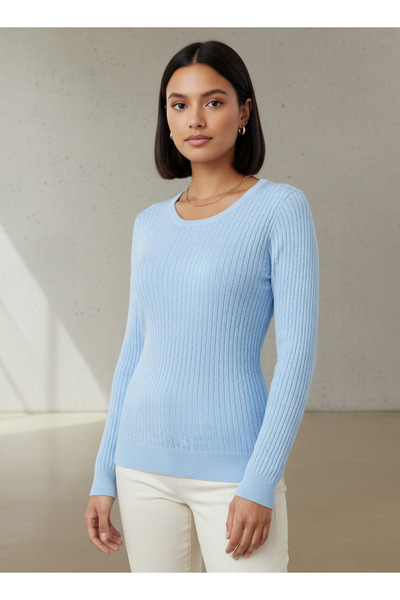 2Xtremz سترة تريكو بقصّة قصة ضيقة ورقبة دائرية من قماش التريكو