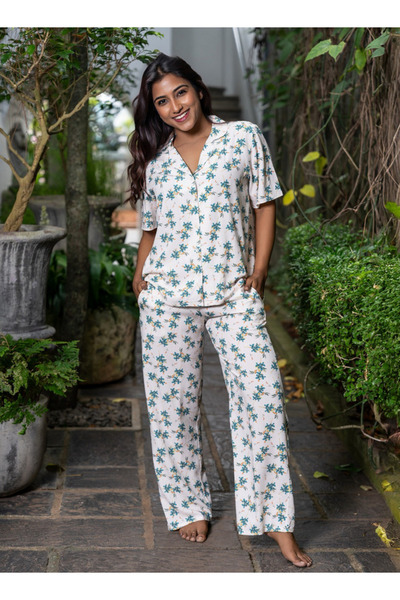 Aadaraya طقم بيجامة قميص وبنطلون