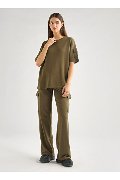 FAV Crew Neck Pocket Detail T-shirt And Cargo Pants Set