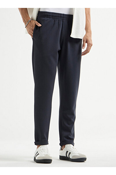 FAV Textured Regular Fit Pants With Flexi Waist And Pockets