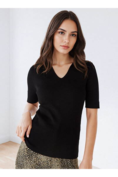 FAV Textured V-neck Polo T-shirt