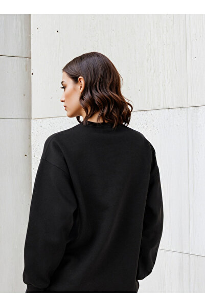 SP Characters بلوزة Chr L مزينة برقبة دائرية