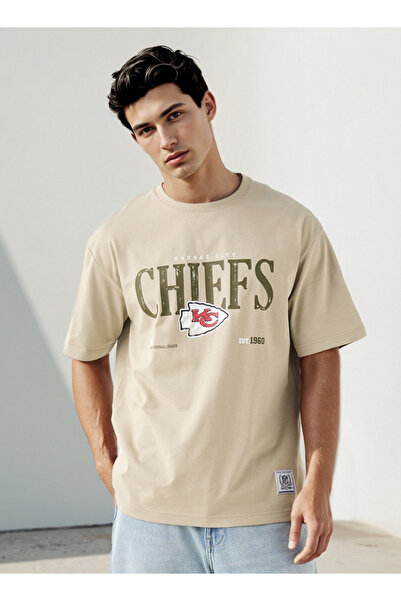 SP Characters تي شيرت مطبوع بقصّة مريحة