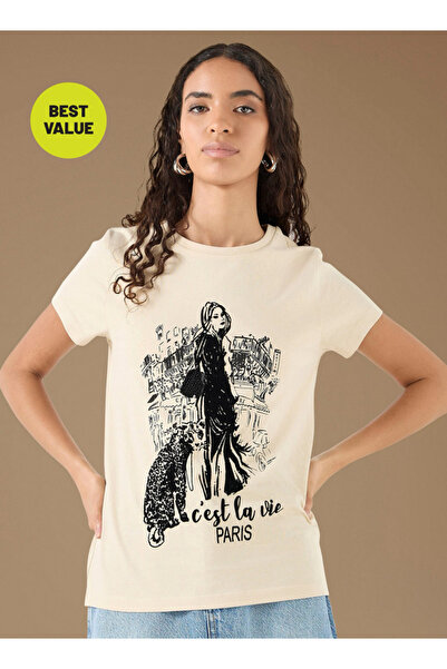 FAV تي شيرت بطبعة جرافيكية مع رقبة دائرية وأكمام قصيرة