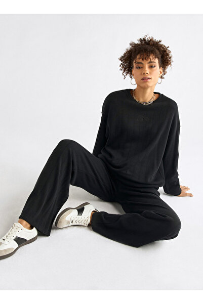 FAV Textured Long Sleeves T-shirt And Pants Set