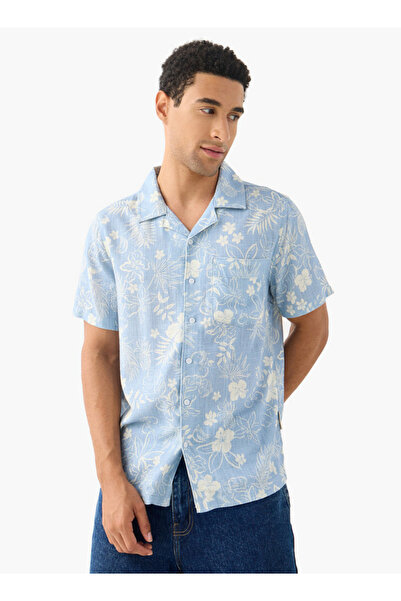 Lee Cooper قميص بياقة معسكر مطبوعة بالكامل وأكمام قصيرة