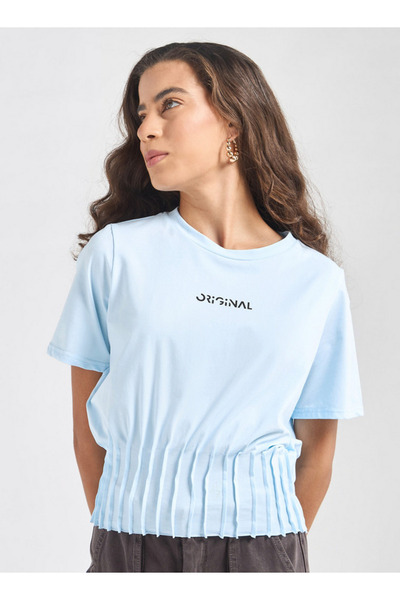 FAV تي شيرت مطبوع بتفاصيل Pintuck