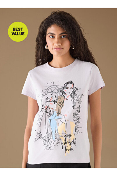 FAV تي شيرت بطبعة جرافيكية ورقبة دائرية وأكمام قصيرة