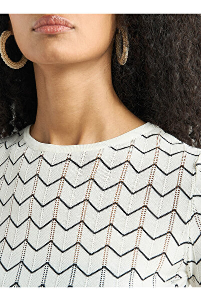 FAV Textured Sweater With Round Neck And 3/4 Sleeves