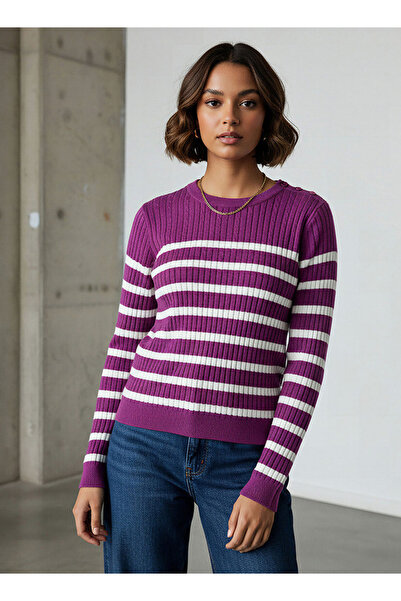 FAV Striped Crew Neck Sweater