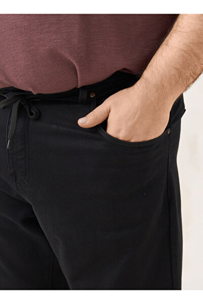 Maxim Plus Size Relaxed Fit Jeans with Pockets