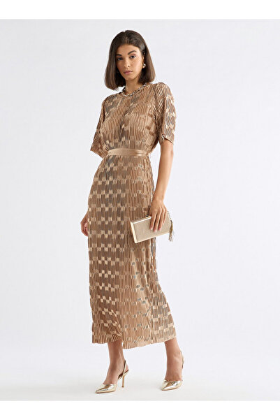 FAV Textured Round Neck Dress with Short Sleeves and Tie-Up Belt