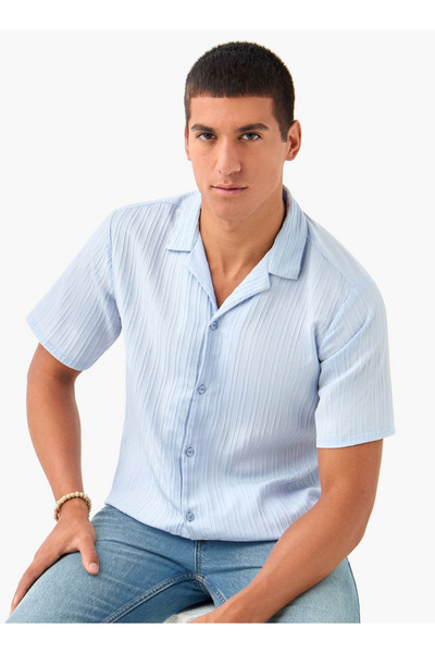 FAV قميص دوبي بقصّة عادية وياقة معسكر وأكمام قصيرة