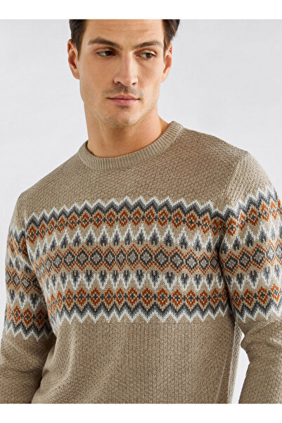 FAV Textured Crew Neck Sweater with Long Sleeves