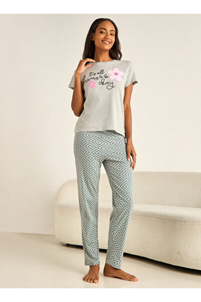 FAV طقم بيجامة تي شيرت وبنطلون