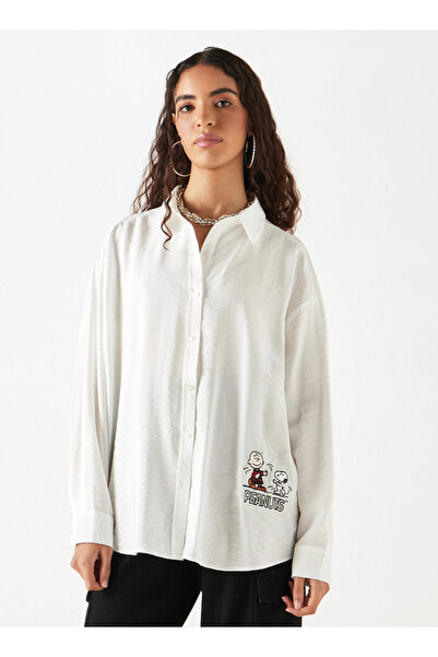 SP Characters قميص كبير الحجم بطبعة الفول السوداني وأكمام طويلة وإغلاق بأزرار