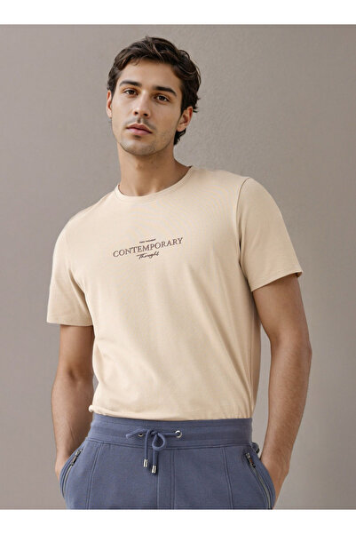 Iconic تي شيرت بيكيه بطبعة شعار