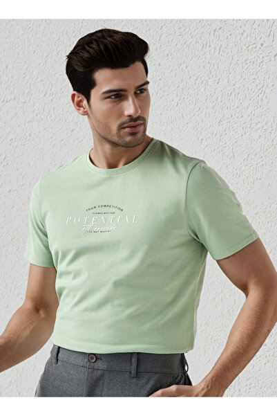 Iconic Men Slim Fit Crew Neck Short Sleeves Printed T-shirt