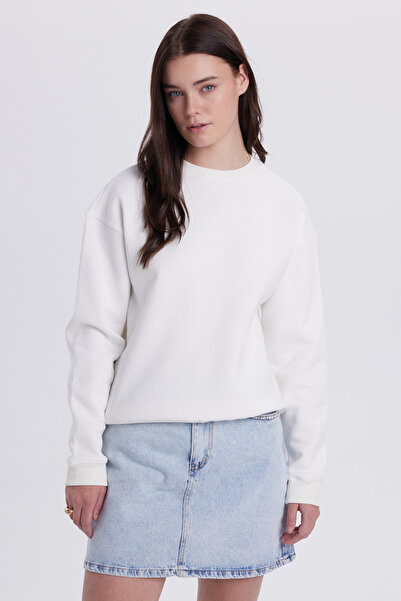 Tudors Women's Oversized wide cut cotton crew neck ecru sweatshirt