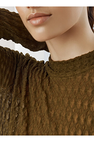 Iconic Textured High Neck Fitted Top