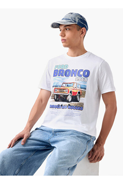 SP Characters تي شيرت بطبعة جرافيكية مع رقبة دائرية