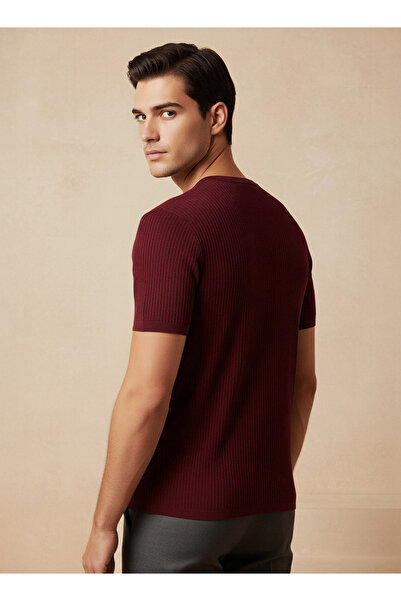 Iconic Textured Crew Neck T-shirt