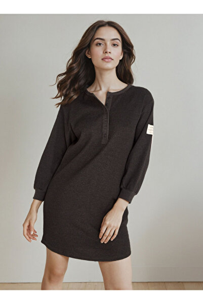 FAV فستان نوم منقوش بأكمام طويلة