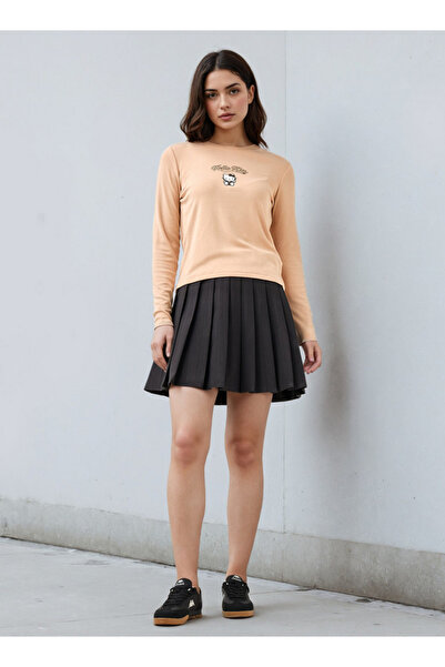 SP Characters تي شيرت جرافيكي بأكمام طويلة من Chr L