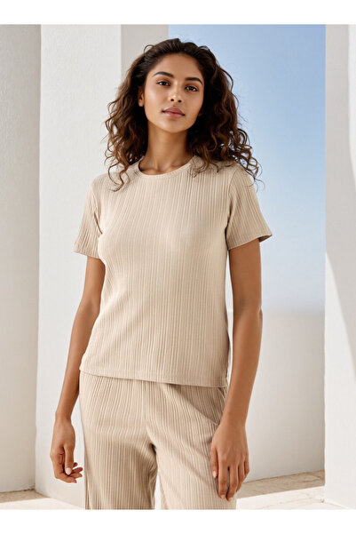 FAV Ribbed Round Neck T-shirt