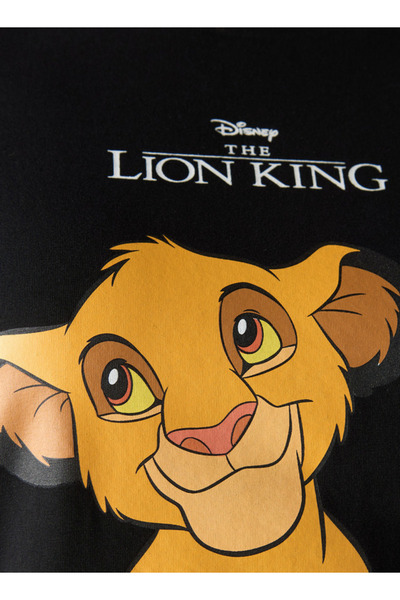 SP Characters Lion King Print Crew Neck T-shirt with Short Sleeves