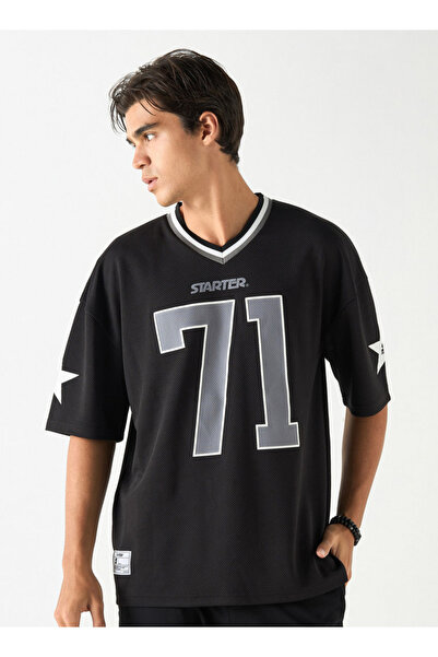 Starter تي شيرت بطبعة جامعة مع رقبة على شكل حرف V وأكمام قصيرة