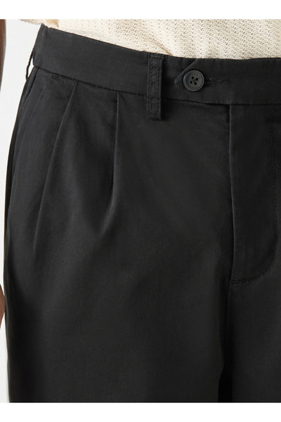 Iconic Solid Regular Fit Trousers with Pockets