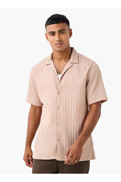 FAV قميص دوبي بقصّة عادية وياقة معسكر وأكمام قصيرة