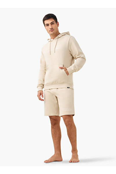 FAV طقم هودي وشورت مطبوع