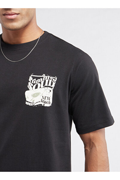 FAV Graphic Print T-shirt with Crew Neck and Short Sleeves