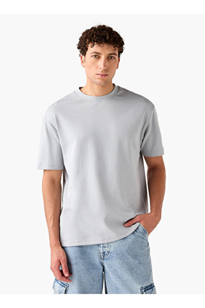 FAV Relaxed Fit Crew Neck T-shirt