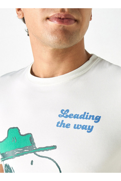 SP Characters Peanuts Print T-shirt with Crew Neck and Short Sleeves