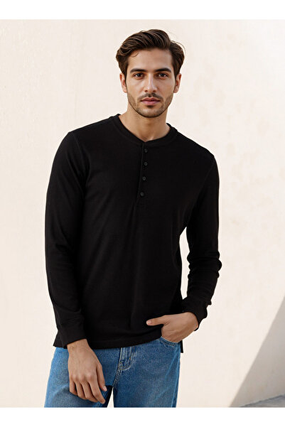 FAV Regular Fit Textured T-shirt