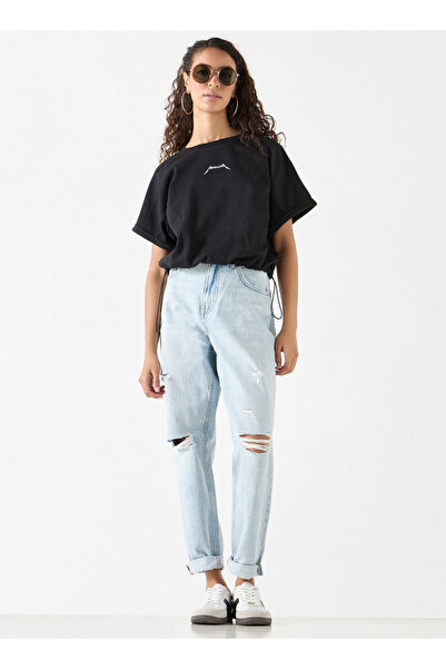 SP Characters Metallica Detail Crew Neck T-shirt with Short Sleeves