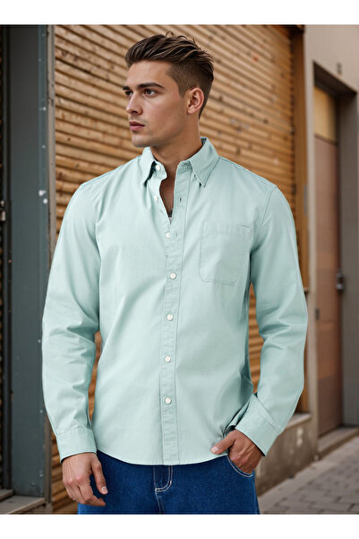 Lee Cooper قميص لي كوبر بقصّة عادية وياقة مع جيب على الصدر