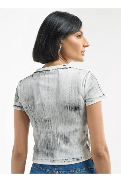 FAV All-Over Print Crew Neck T-shirt with Short Sleeves