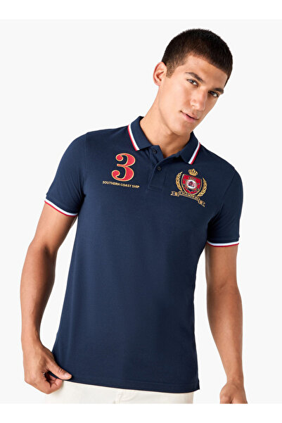 FAV تي شيرت بولو مطرز بالشعار